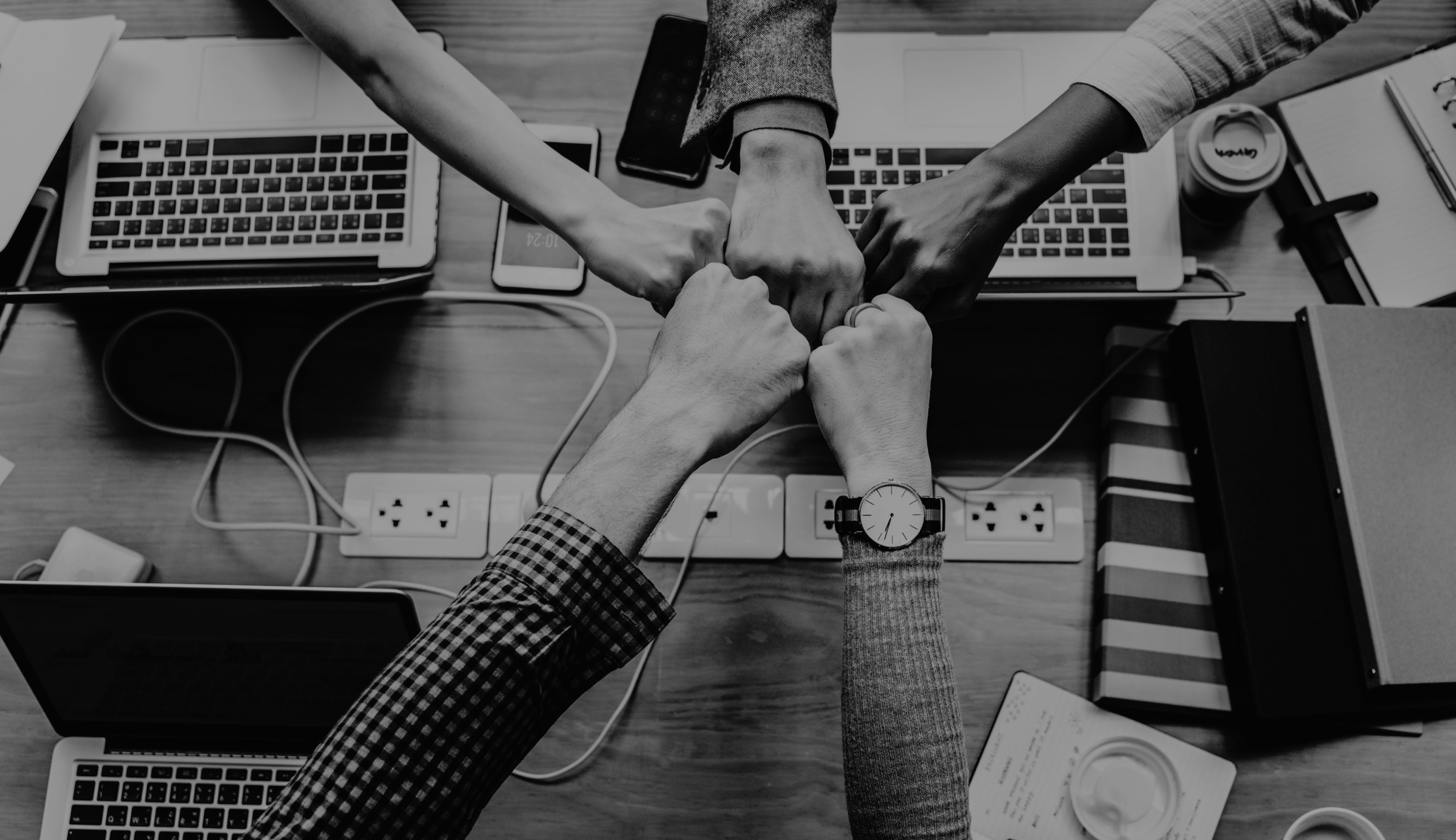 Il team di Project Lab unito in un momento di squadra